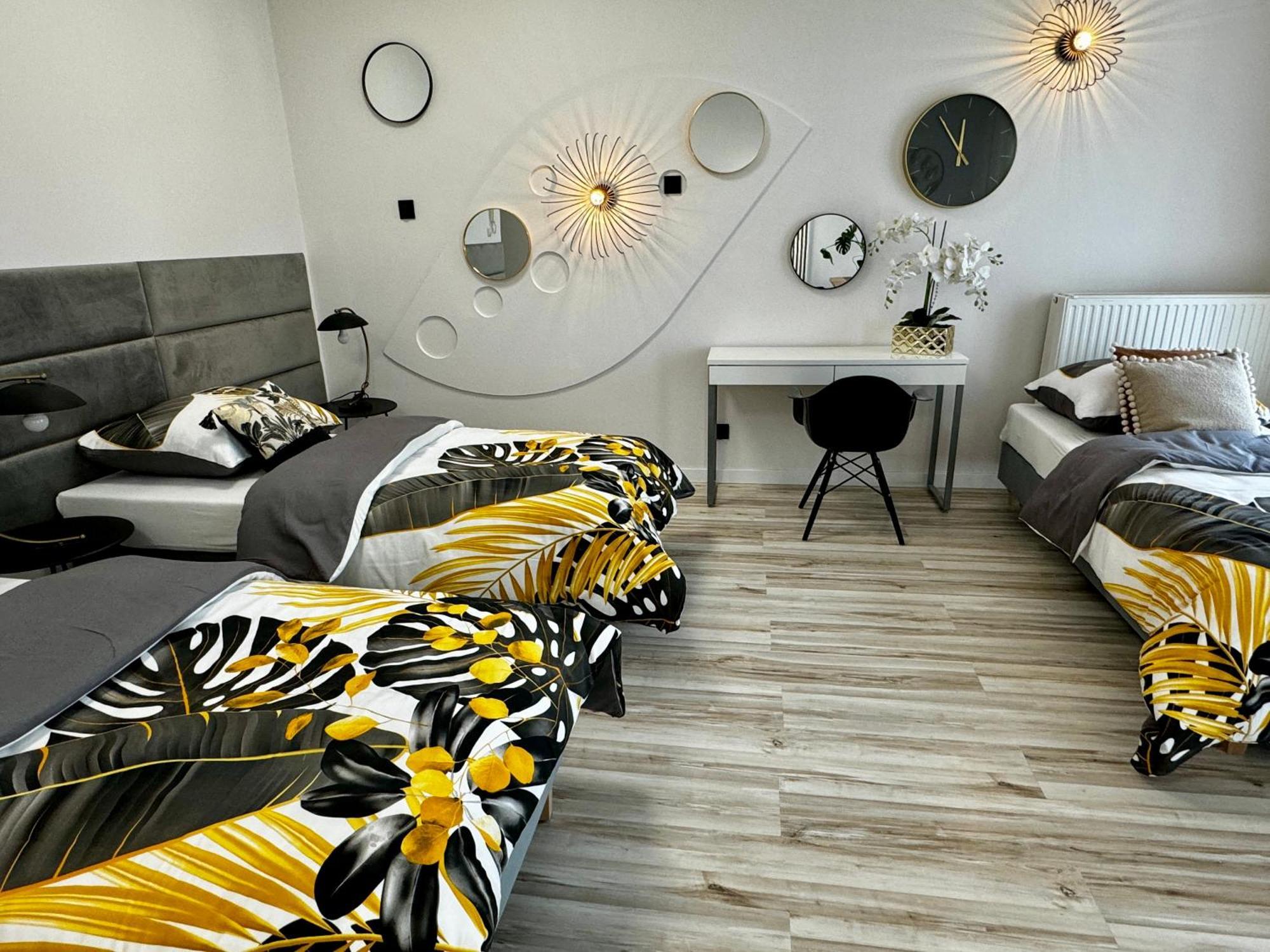 Apartamenty I Pokoje „Pod Jedynka” Konstantynow Lodzki Exterior photo