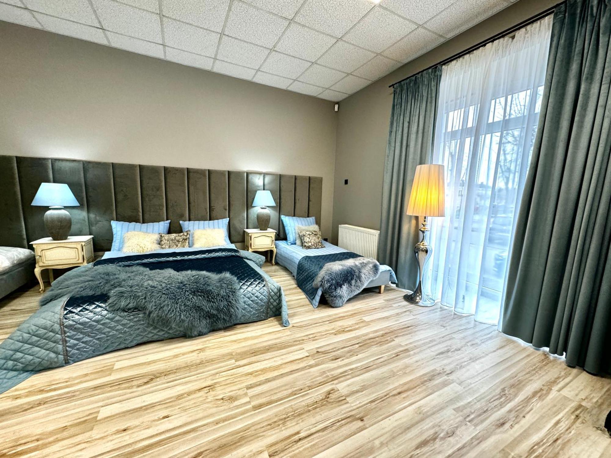 Apartamenty I Pokoje „Pod Jedynka” Konstantynow Lodzki Exterior photo