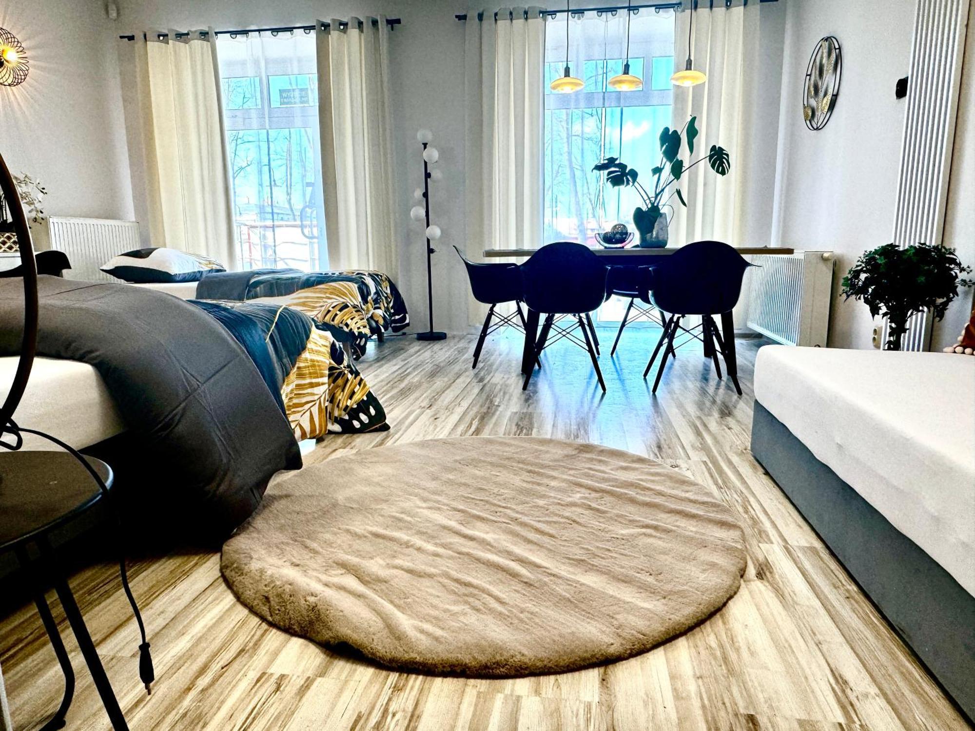 Apartamenty I Pokoje „Pod Jedynka” Konstantynow Lodzki Exterior photo